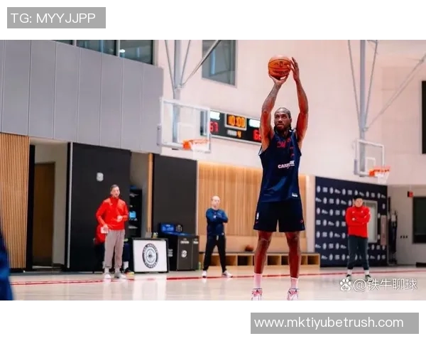 小卡复出状态良好13投6中贡献20分3篮板3抢断三分球表现出色 小卡复出状态良好13投6中贡献20分3篮板3抢断三分球表现出色