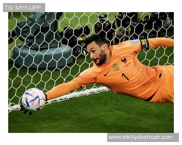 博安禁区手球送点洛里38岁高龄神勇扑救抱住点球