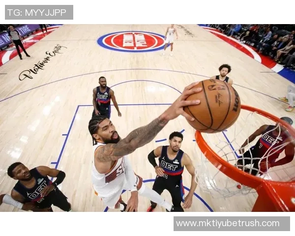 布克主导太阳新篇章KD从收敛到放开重塑球队风格