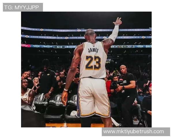 徐静雨分析詹姆斯末节表现与GOAT防守不足引发热议