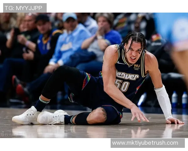 阿隆戈登三分雨狂轰十记平纪录NBA揭幕战再掀高潮